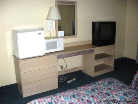 Regency Inn And Conference Center クリントン 部屋 写真