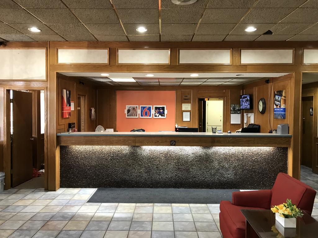 Regency Inn And Conference Center クリントン エクステリア 写真